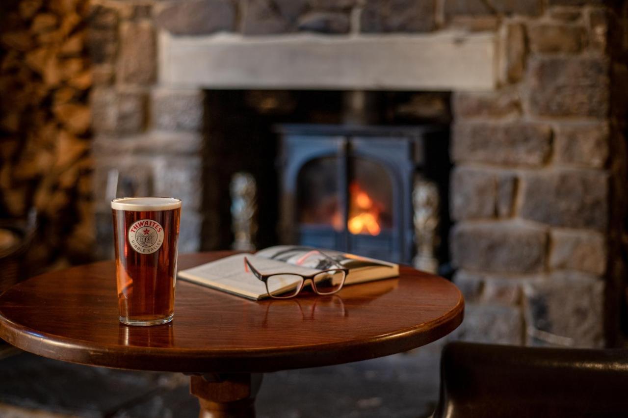 The Golden Lion At Settle Exterior foto