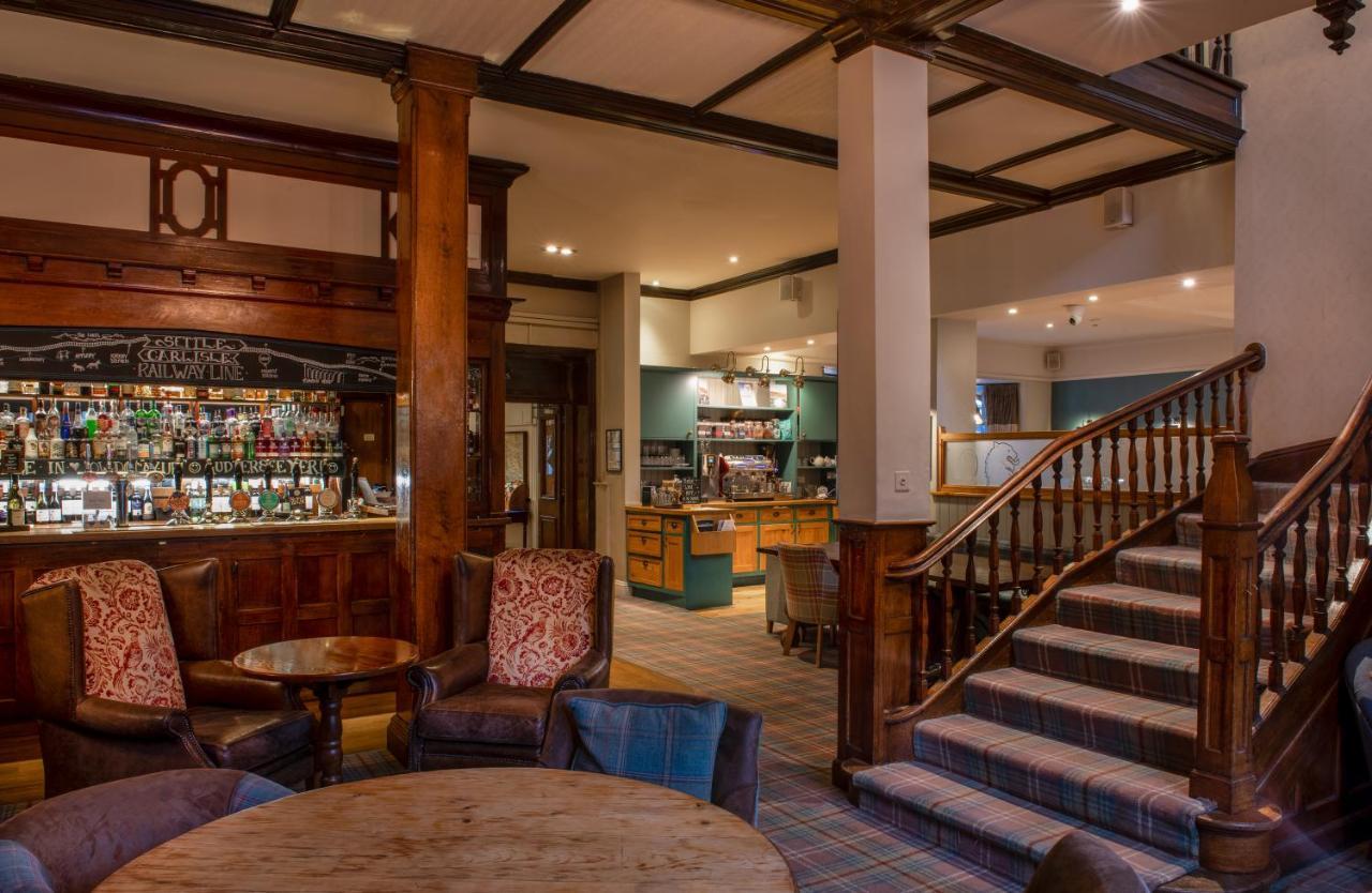 The Golden Lion At Settle Exterior foto